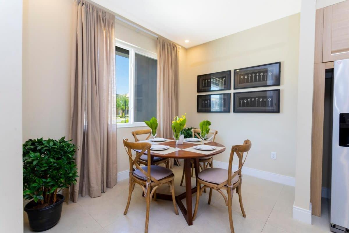 Stunning 4 Bd Close To Disney @ Magic Village 3247 Orlando Exterior photo